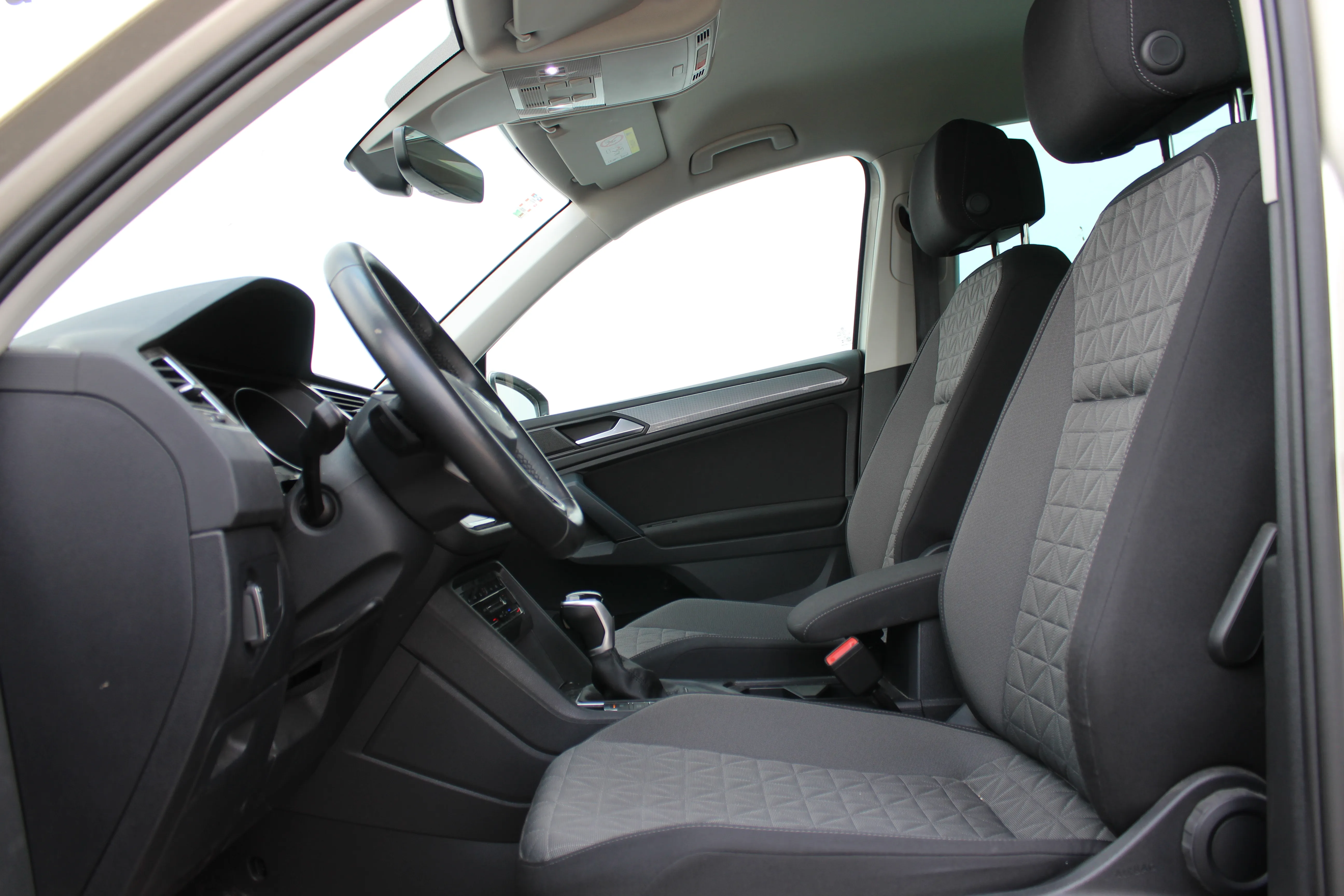 10788 volkswagen tiguan 2.0 tdi dsg life - slika 6