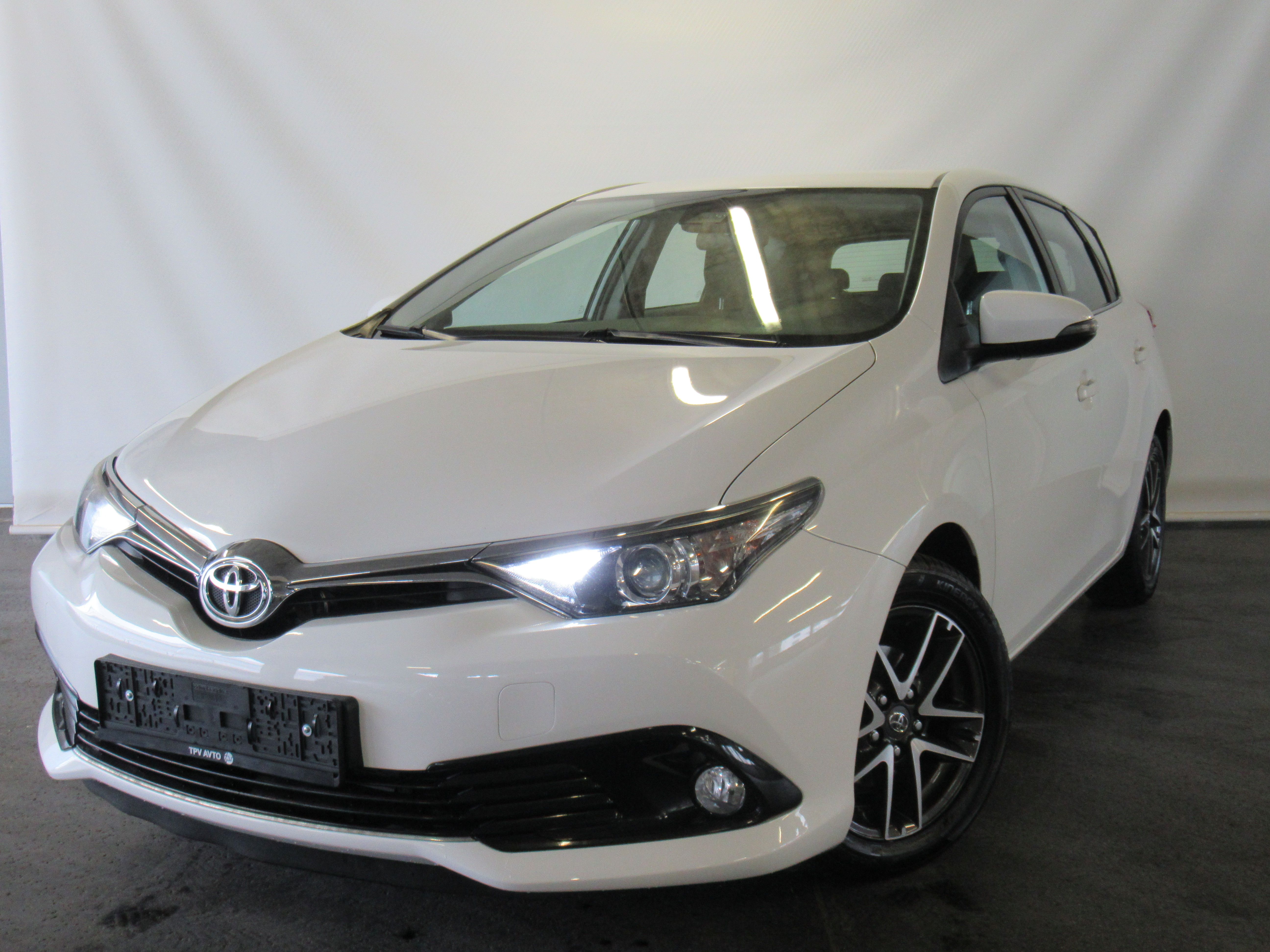 Toyota Auris 1.2 Turbo Luna - Novo mesto