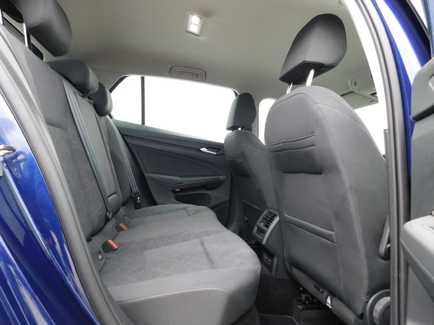 12545 volkswagen golf 1.0 tsi life - slika 12