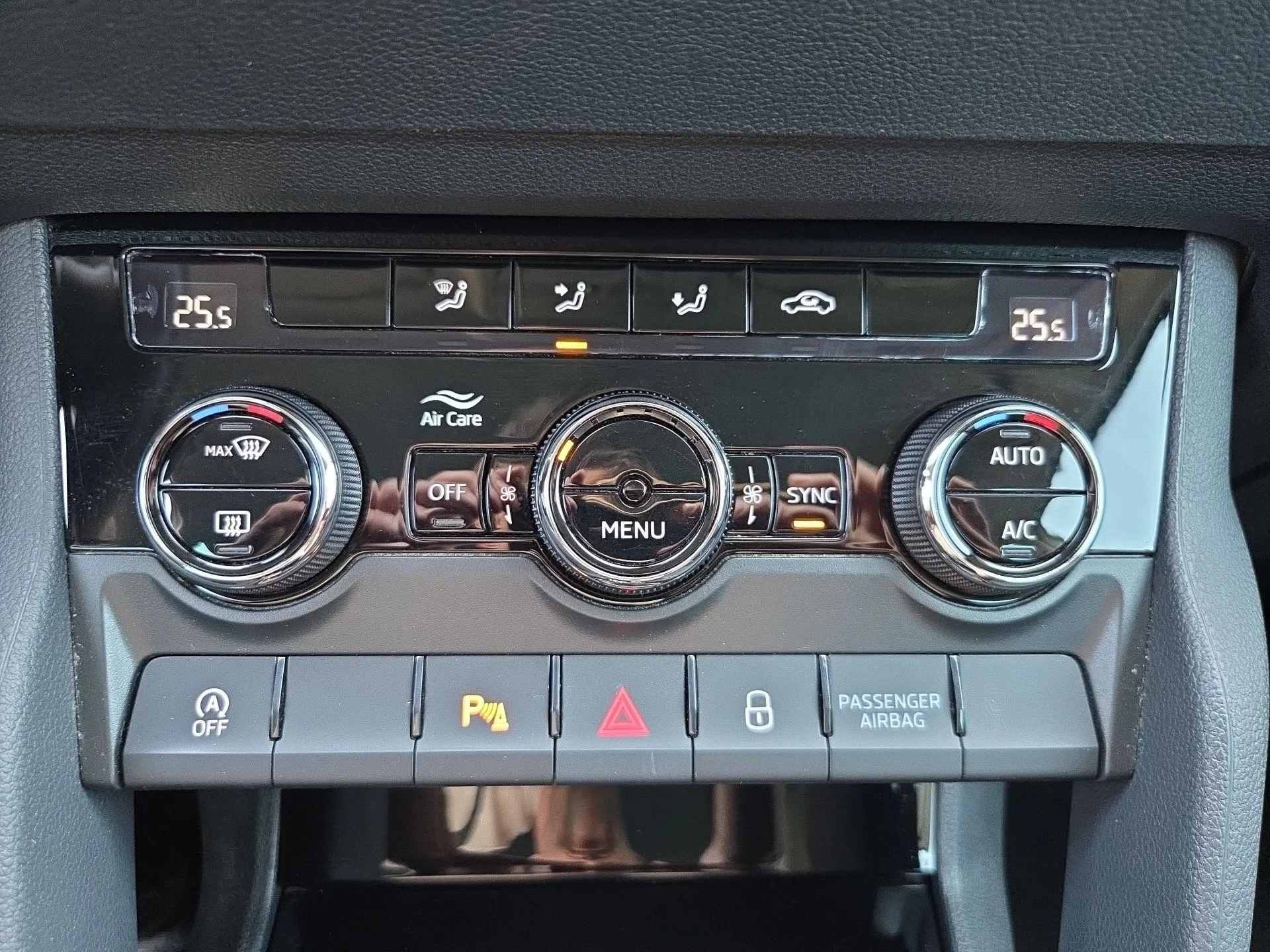 škoda karoq business 2.0 tdi 85kw dsg - slika 15