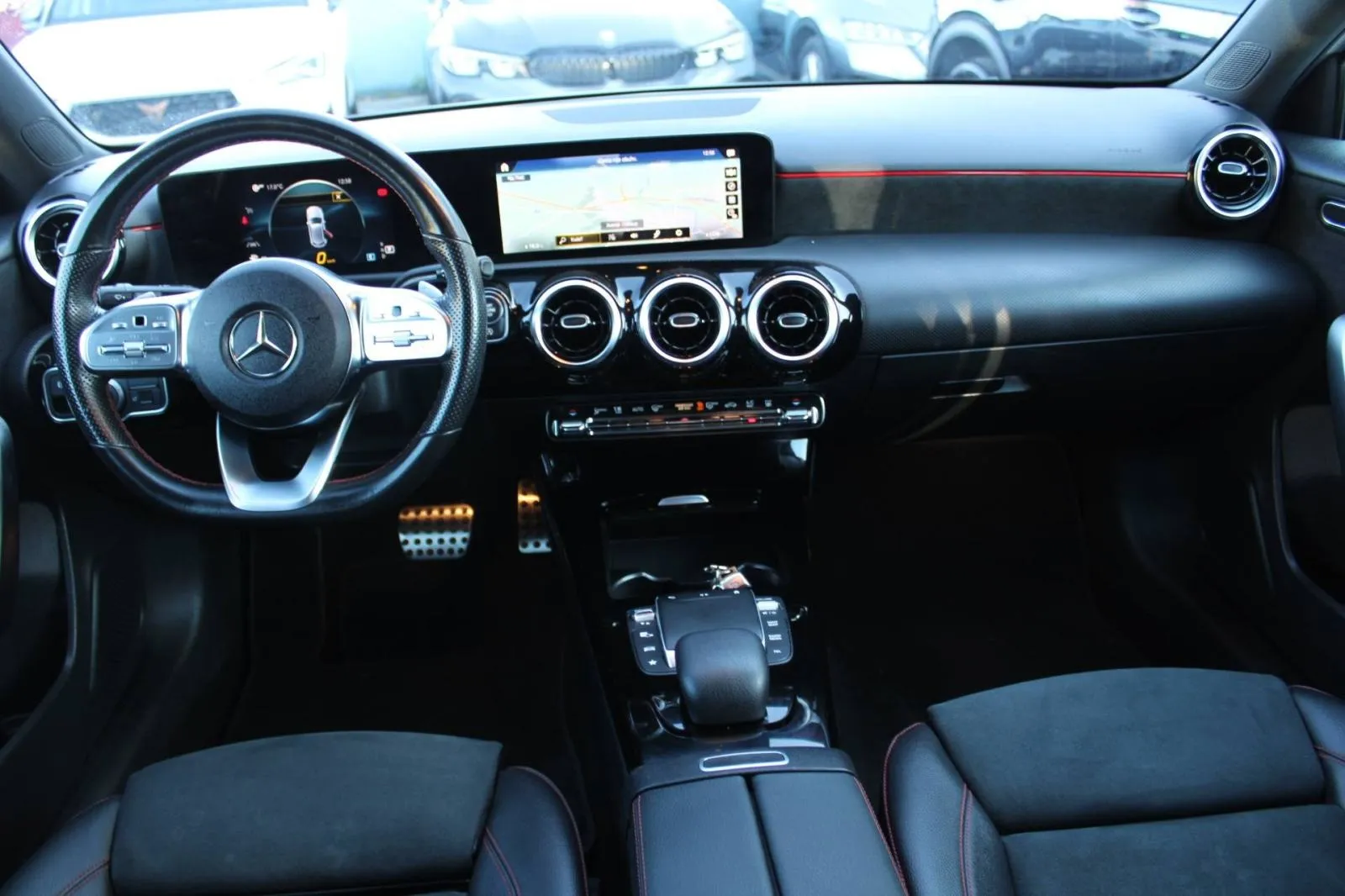 mercedes-benz klasa a 200d automatik amg *led, navigacija, kamera* - slika 16