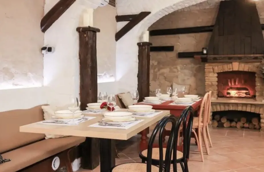 restoran: osijek, centar, 150 m2, kompletno uređen i opremljen za rad - slika 3