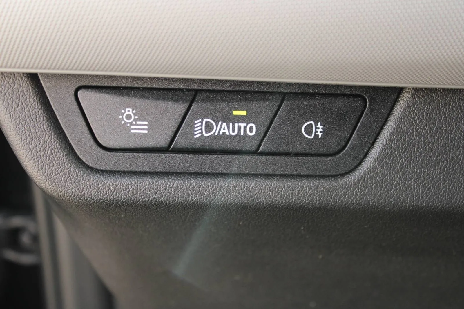 bmw x1 18d automatik *led, navigacija, kamera* - slika 8