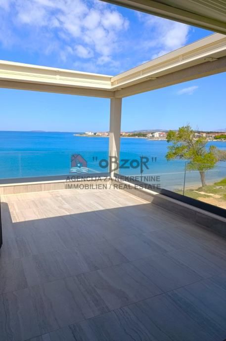 povljana-dvoetažan apartman(s5) penthouse - prvi red do mora - slika 6
