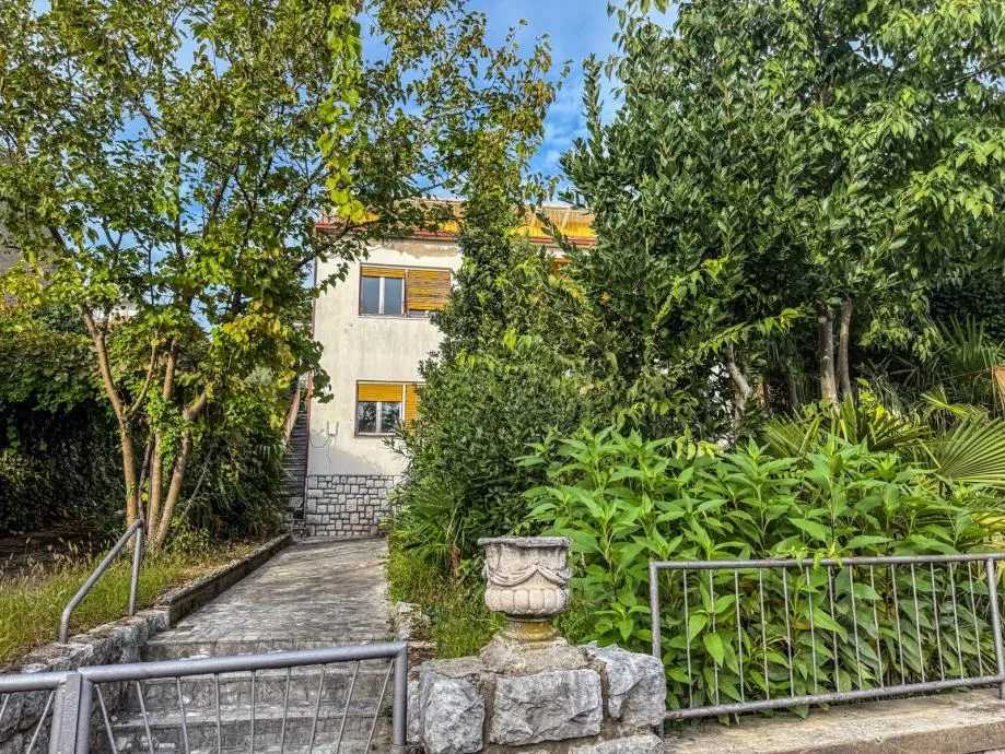 crikvenica – izvrsna lokacija, sam centar. nekoliko koraka od mora! - slika 12