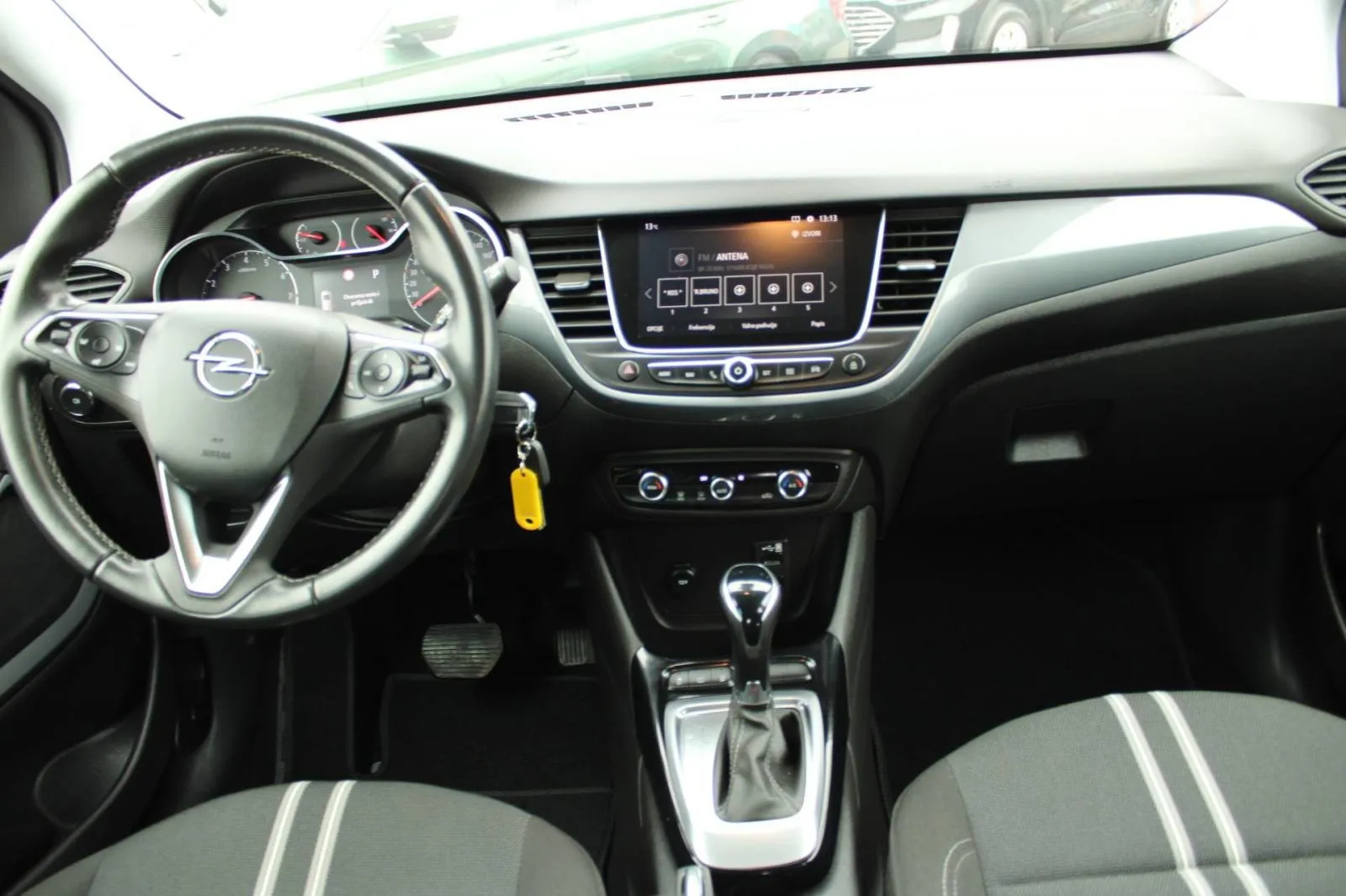 opel crossland 1.2 turbo automatik *led, navigacija* - slika 17