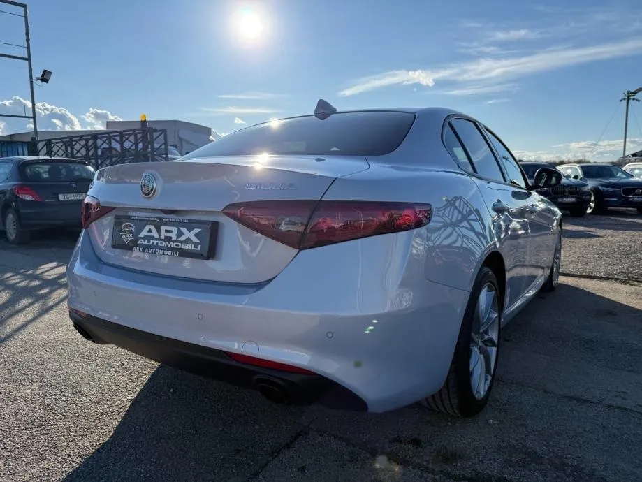 alfa giulia 2.2d automatik ti q4 210ks velika navi°kamera°koža°leasing - slika 6