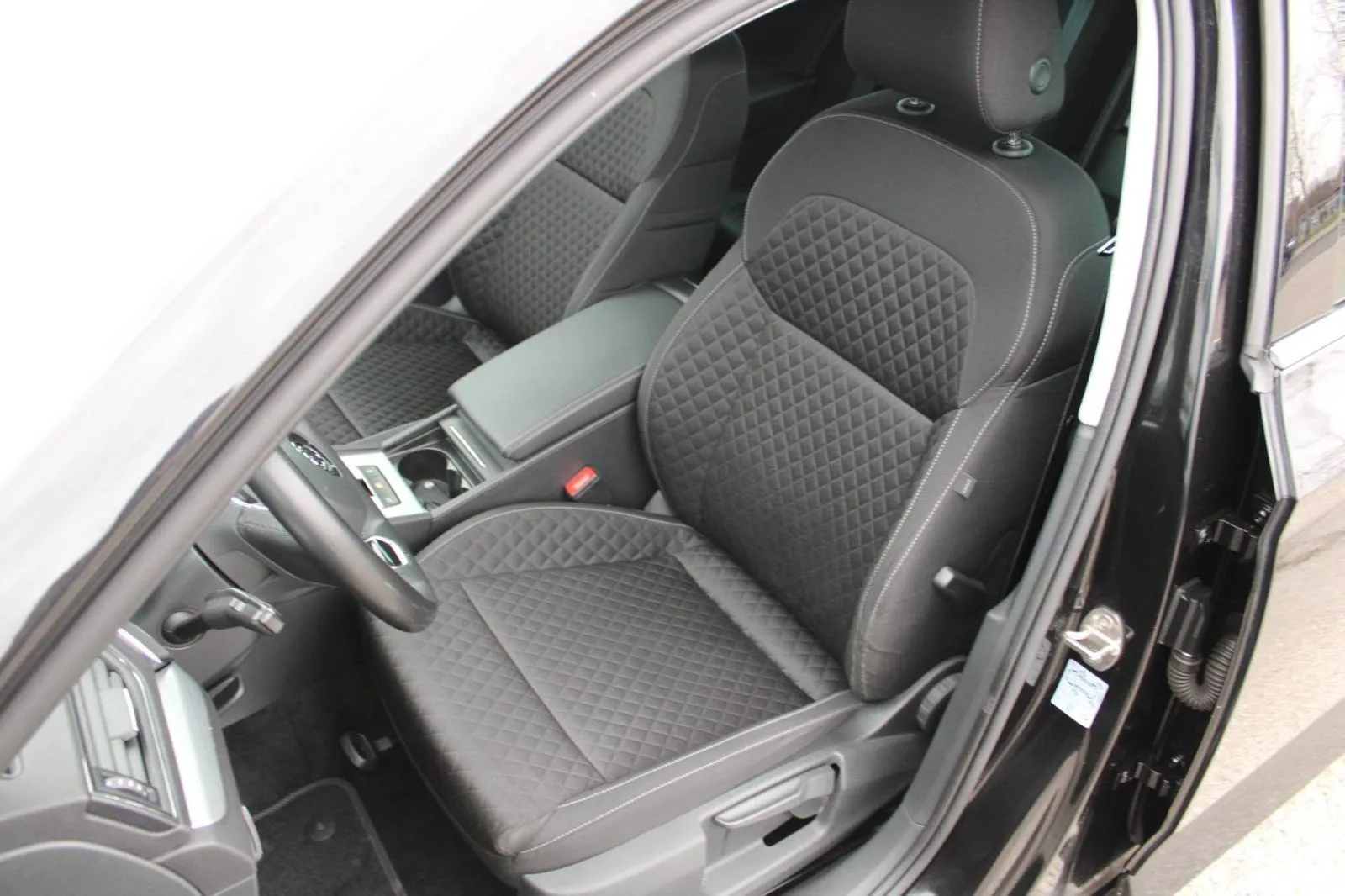 škoda superb 2.0 tdi dsg *led, navigacija, kamera* - slika 11