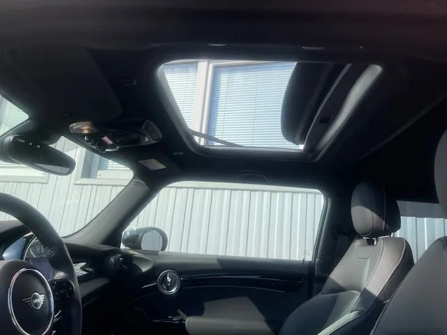 pametna kupnja ! mini cooper se max electric 184 ks red racing - slika 6