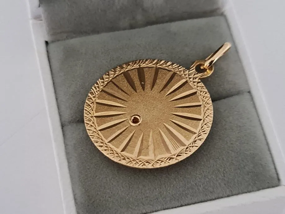 zlatni privjesak 5,35g (18k) / r1, rate ! - slika 3