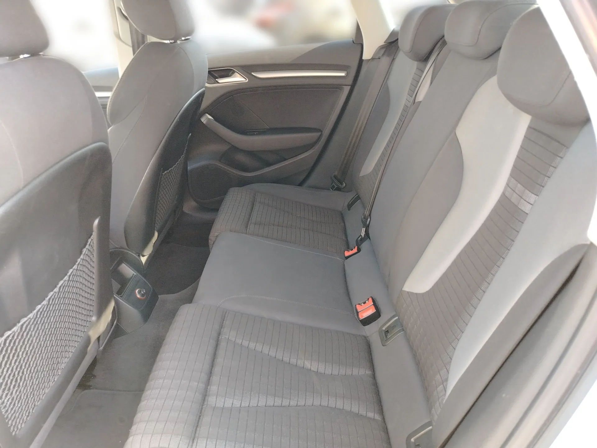 audi a3 sportback 2.0 tdi s tronic bi-xenon - slika 11