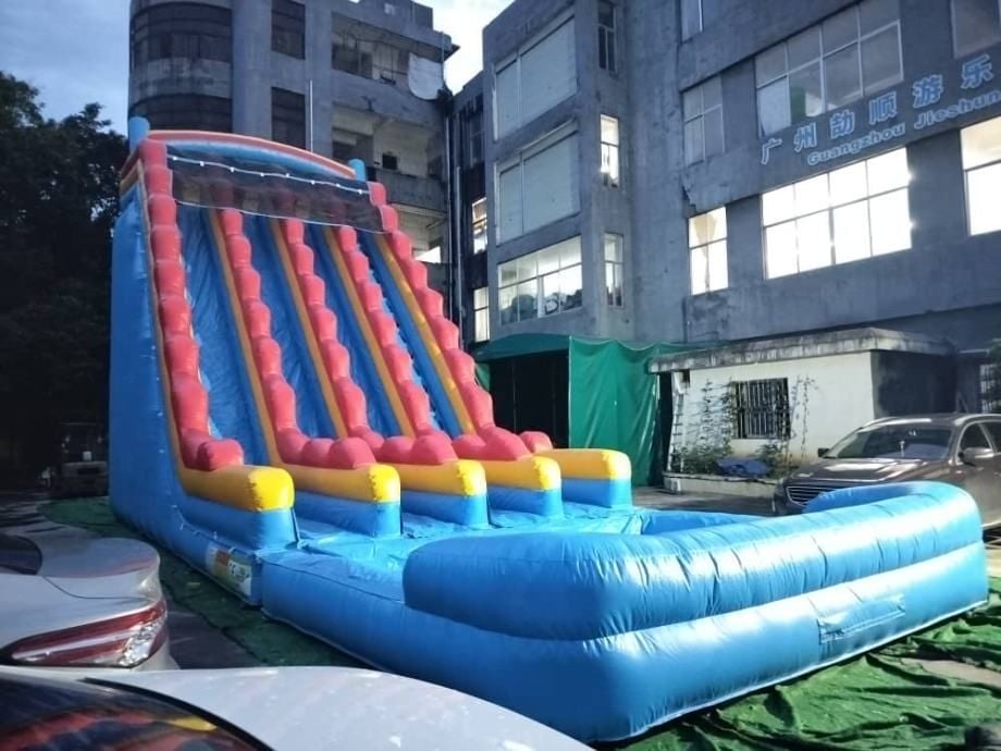 Tobogan na napuhavanje s bazenom -NOVO-ODMAH DOSTUPNO - Našice