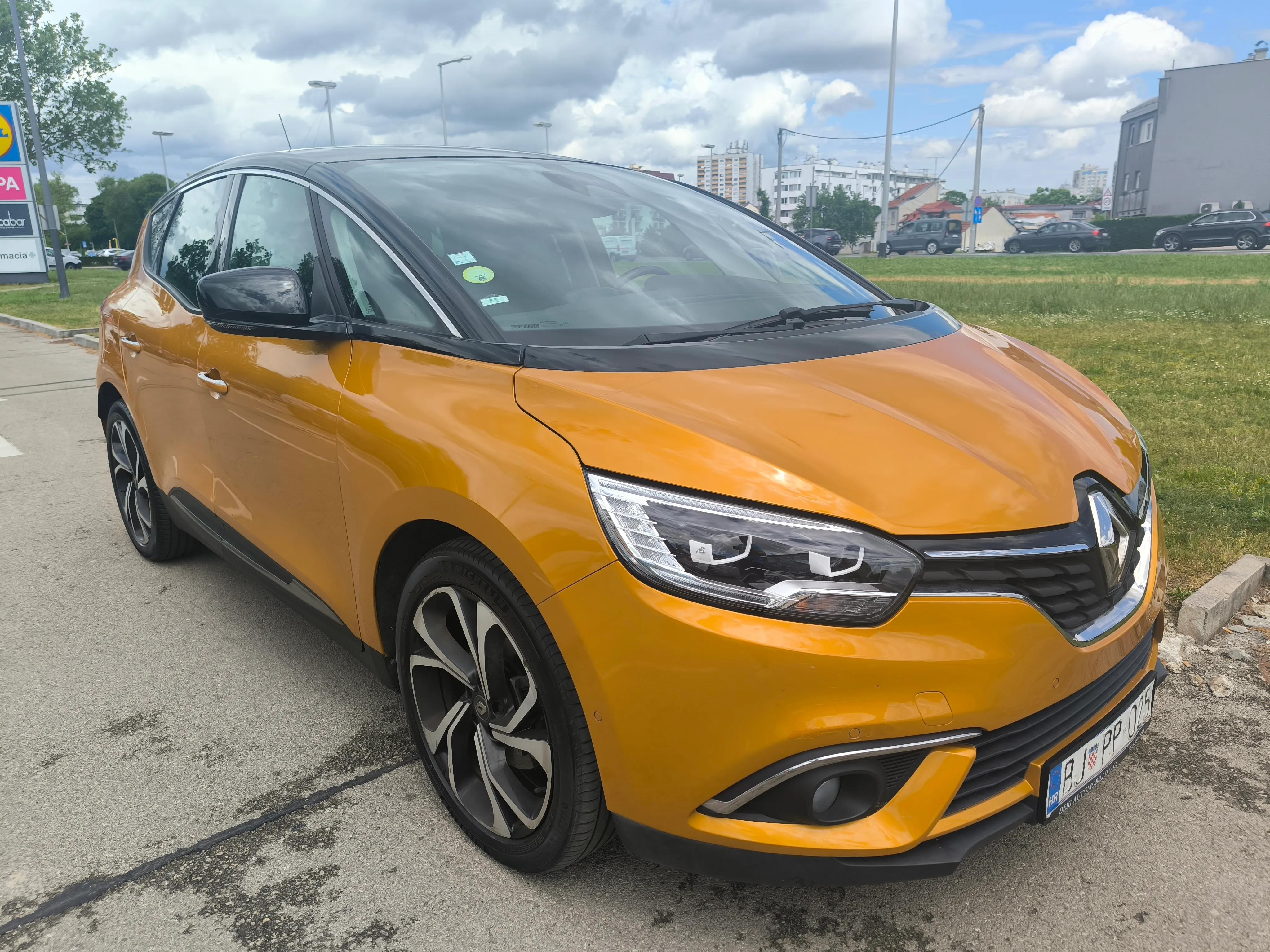 renault scenic dci 120 ,intens, full led, kamera, top stanje - slika 11