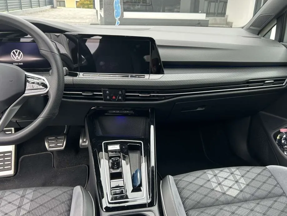 vw golf 8 1,5 etsi r-line - slika 6