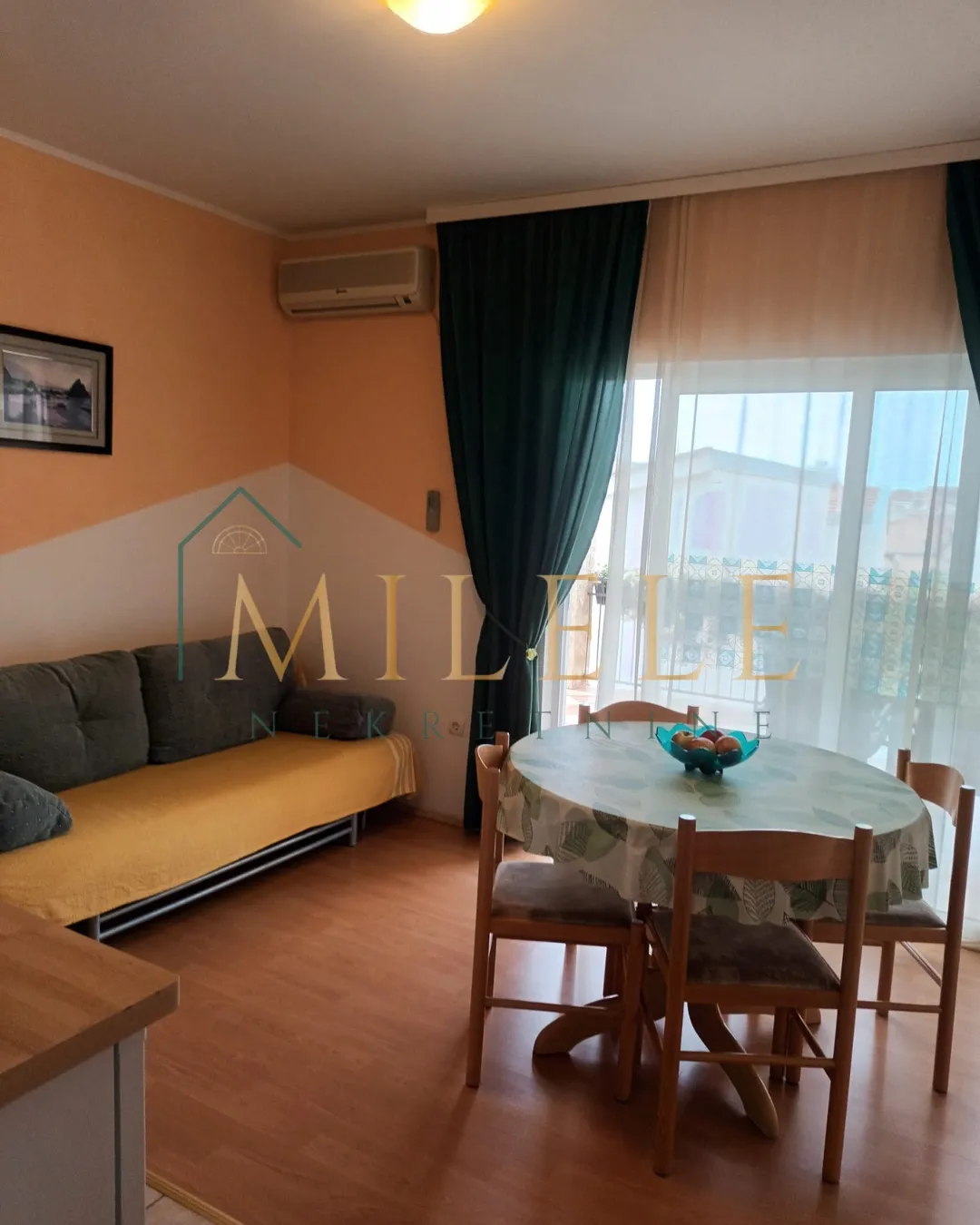 vodice kuća sa 5 apartmana - slika 12