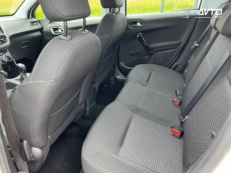 peugeot 208 1.2 puretech active - 1 vlasnik - 59000 km - navi - pdc - slika 11