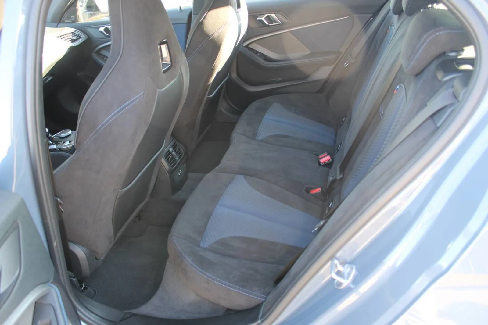 bmw serija 1 118i m paket *harman kardon, led, navigacija, kamera* - slika 10