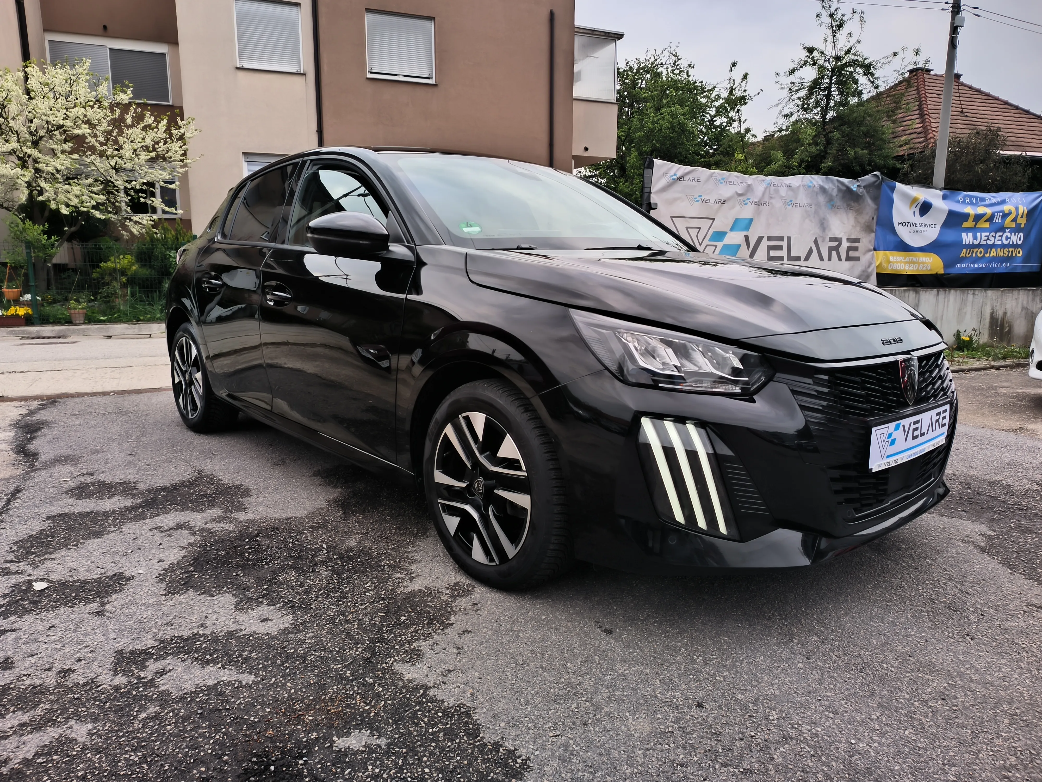 peugeot 208 1.2 allure, automatik, servisna, jamstvo, reg. 1 godinu - slika 4
