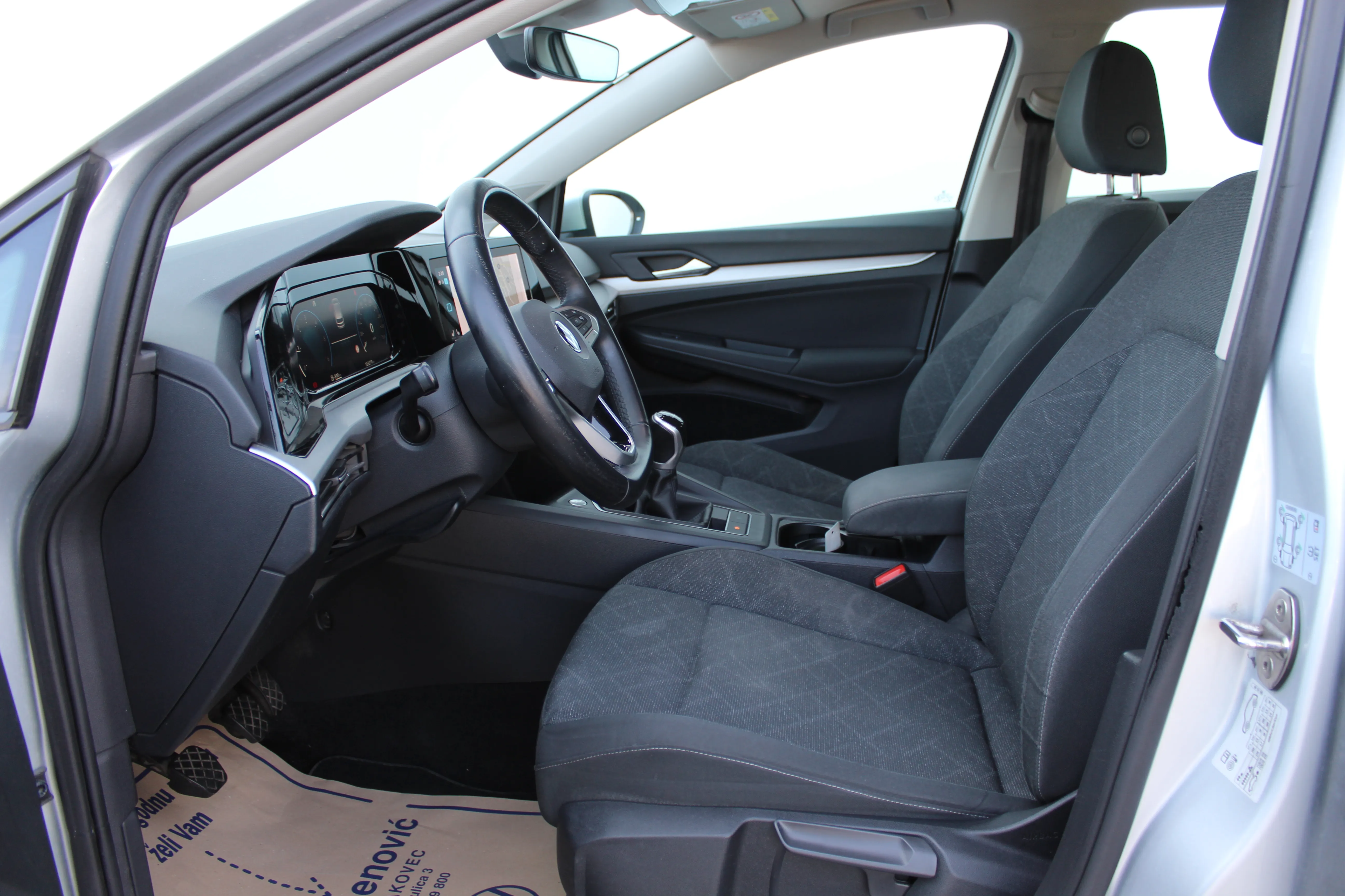 13112 volkswagen golf 2.0 tdi life - slika 7