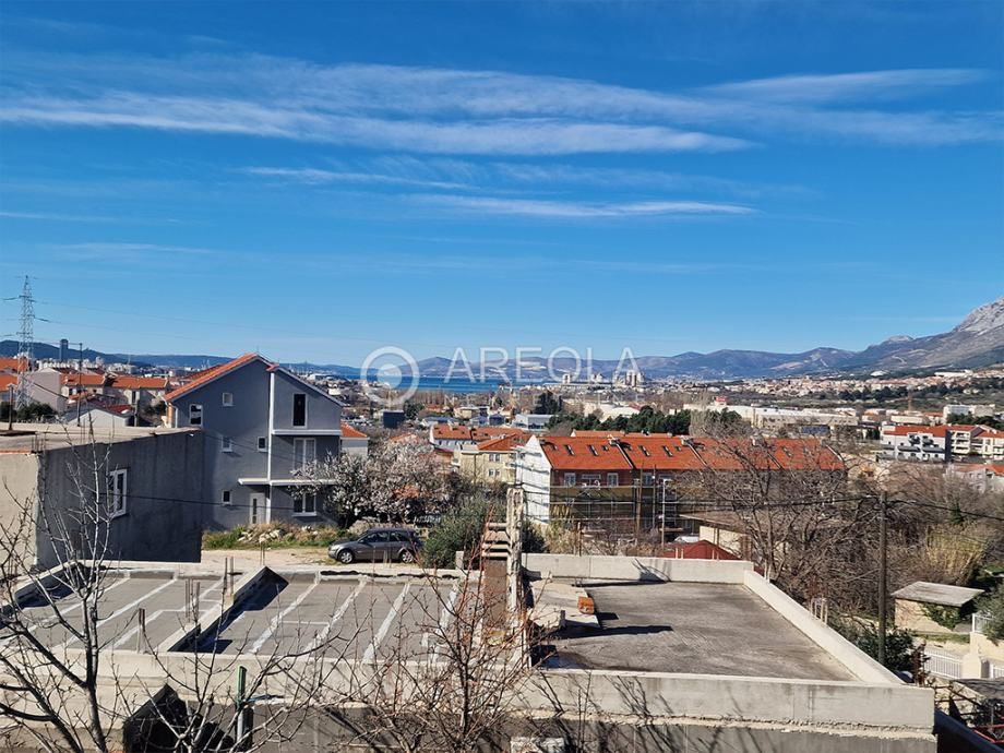 solin - kuća s 2 stana (dvoetažan trosoban + trosoban) + vrtna kućica - slika 4