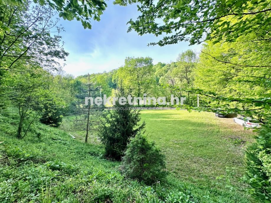 Prodaja- Kuća za odmor 23m2 - Zemljište 2573m2 - Mala Jazbina - Mala Jazbina, Samobor