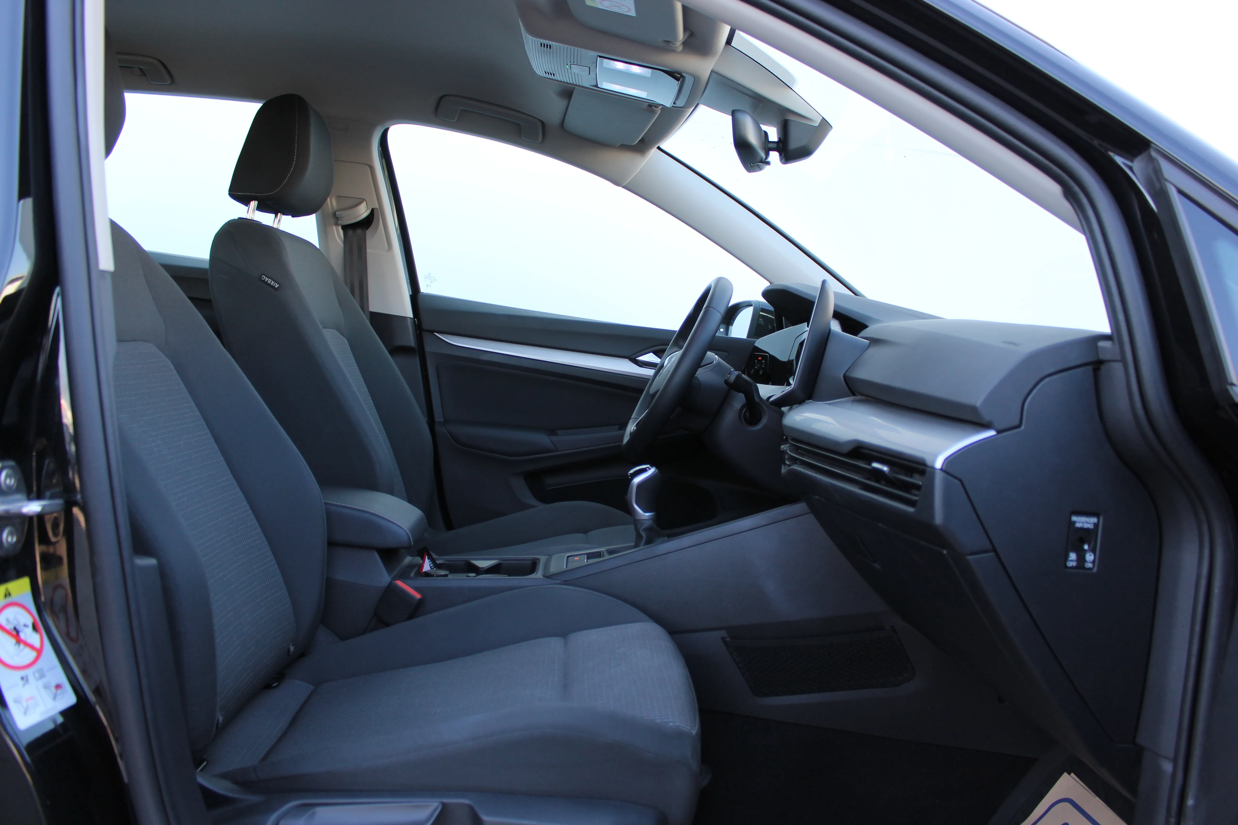 12931 volkswagen golf 8 1.5 tsi - slika 12