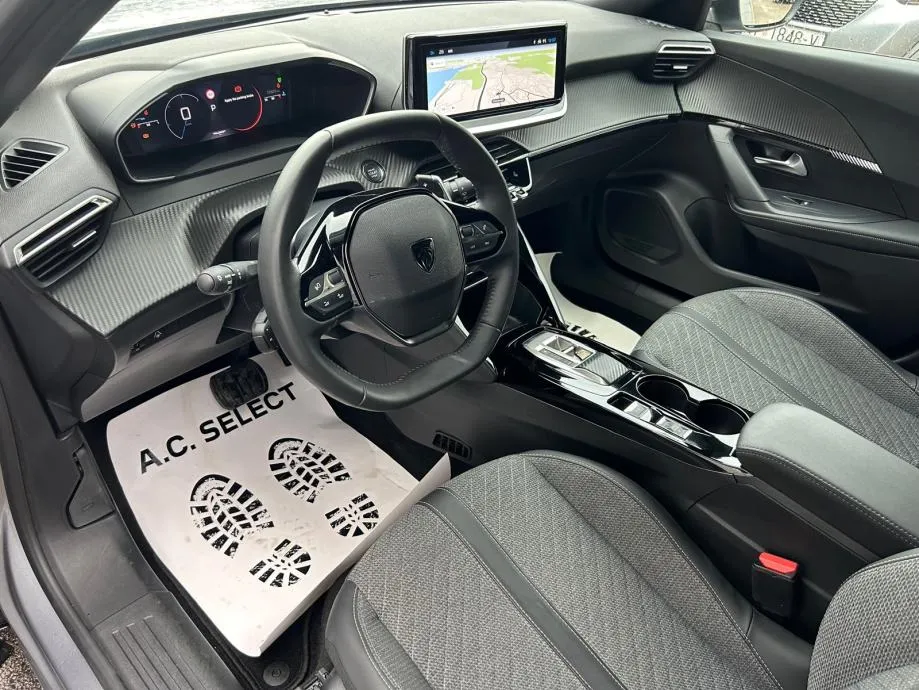 peugeot 2008 hybrid 136 - 2025 - 13.900km - rezerviran! - slika 9