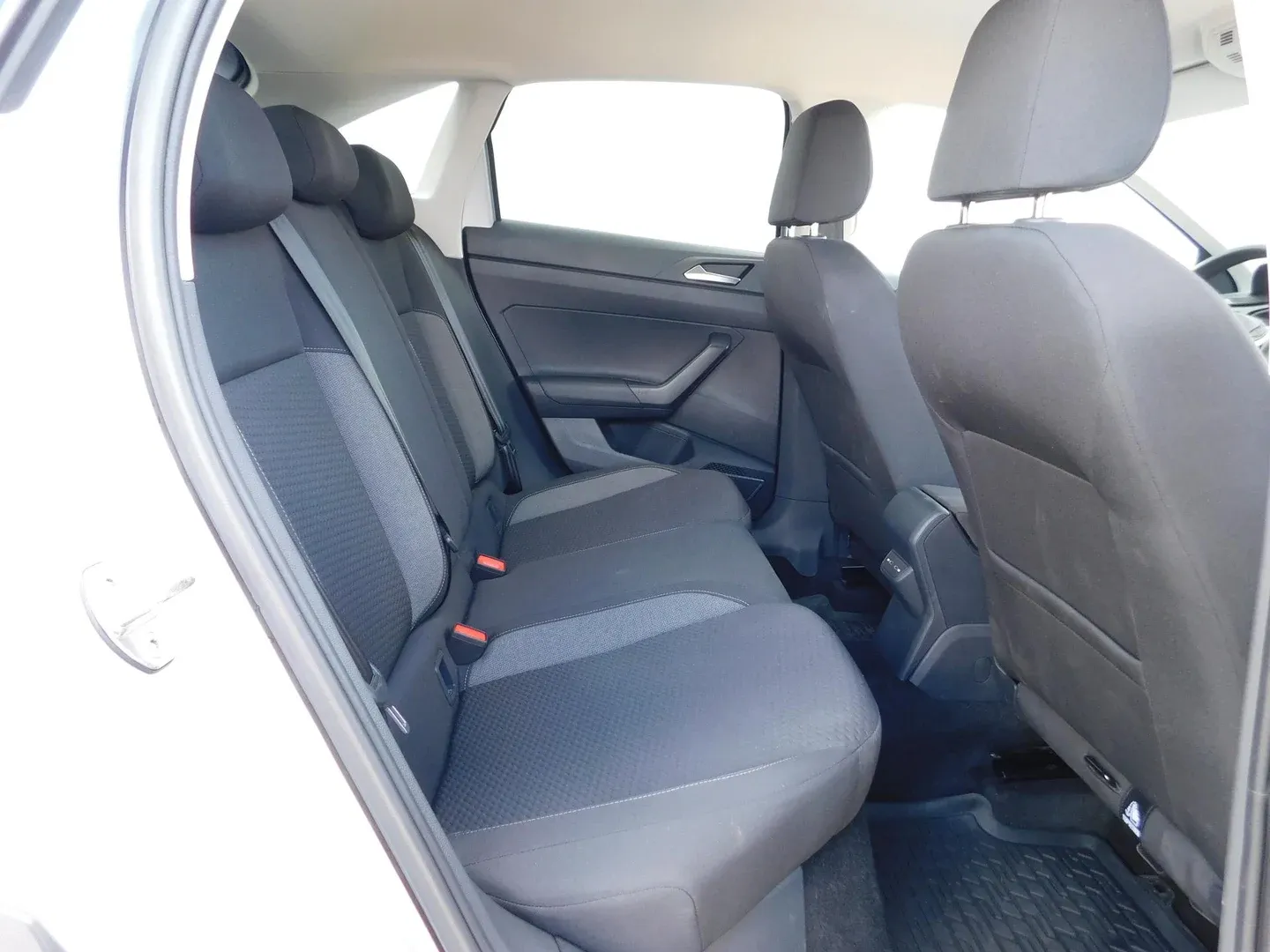 10530 volkswagen taigo 1.0 tsi life - slika 13