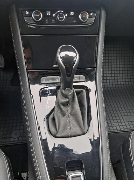 opel grandland x 1,5 cdti 130 elegance at8 - slika 15