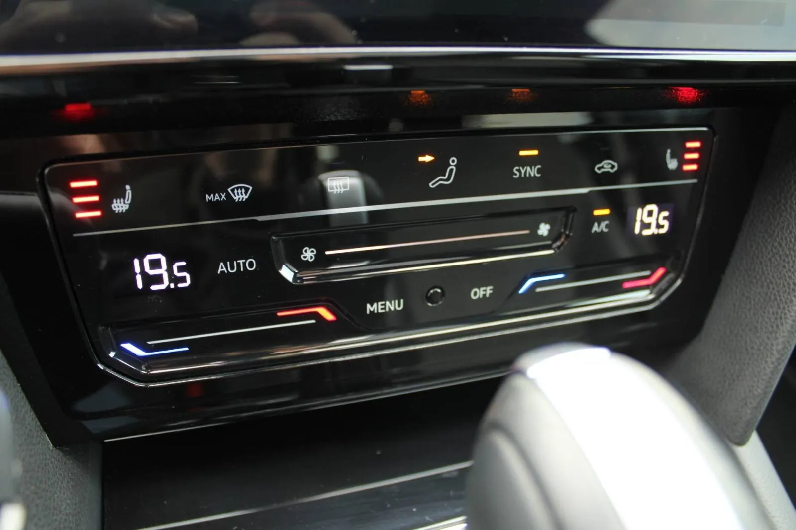 vw arteon 2.0 tdi dsg r-line *panorama, led, kamera, navigacija* - slika 24