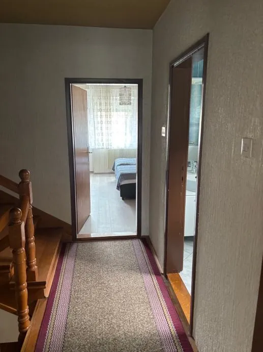 kuća: višnjevac, samostojeća visoka prizemnica, 220.00 m2 - slika 9