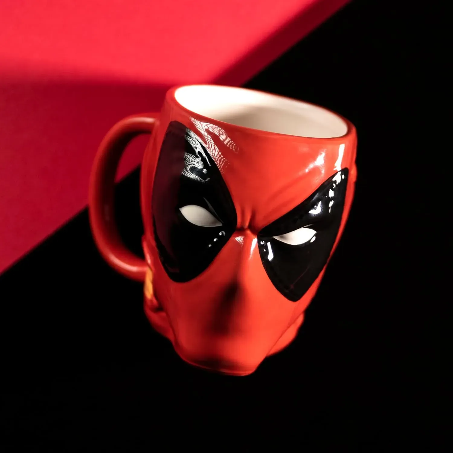 paladone deadpool 3d šalica, 350 ml - slika 3