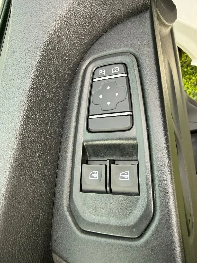 renault trafic passenger (8+1) grand zen 2.0 dci 110kw - slika 20