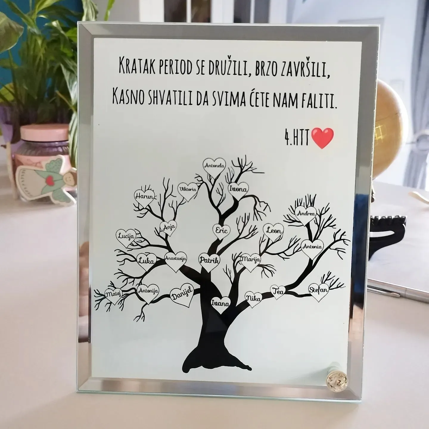 Foto staklo s imenima - Otočac