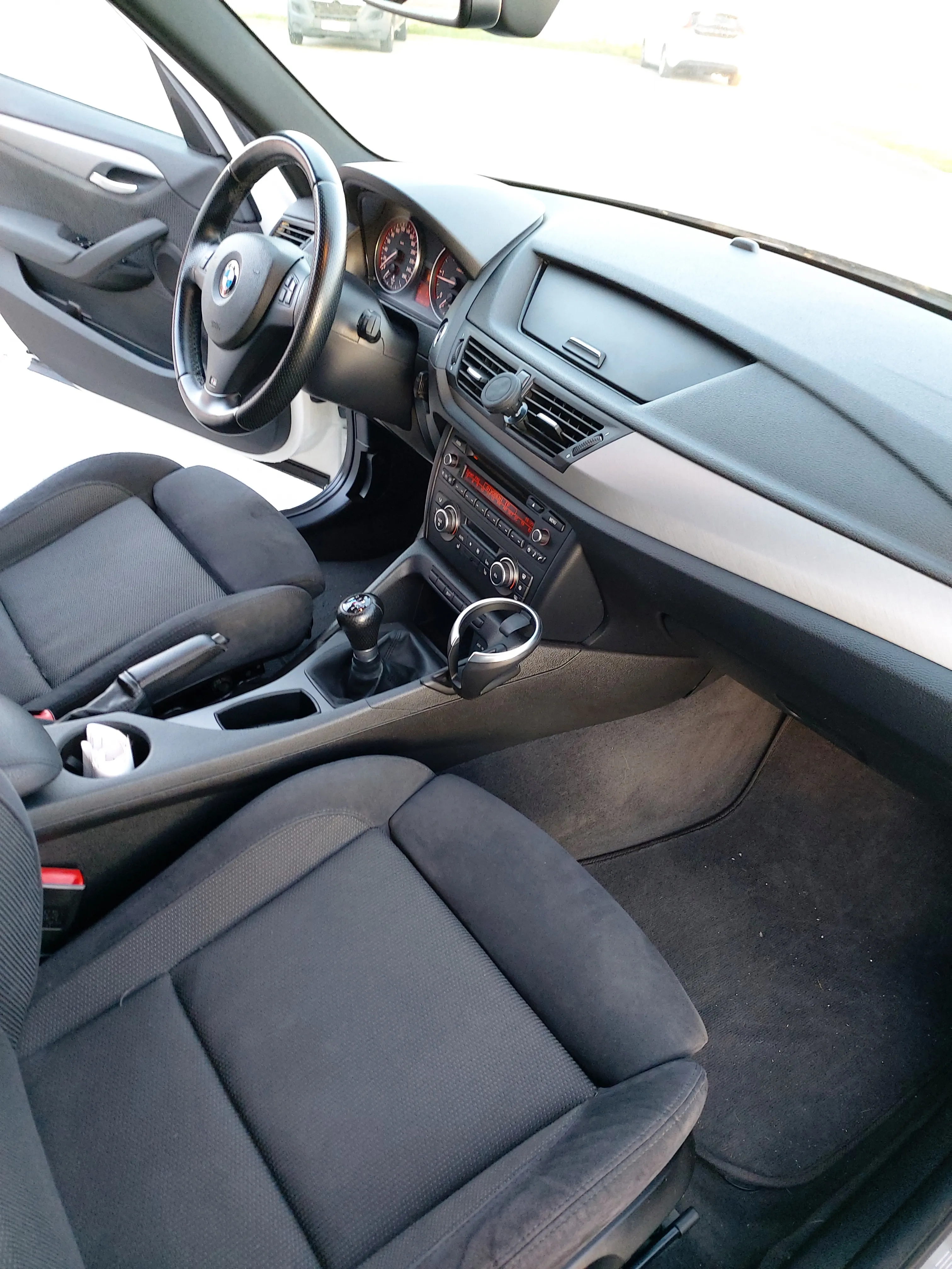 bmw x1 sdrive 18d 105 kw m-paket alcantara xenon 166 000km top stanje - slika 10