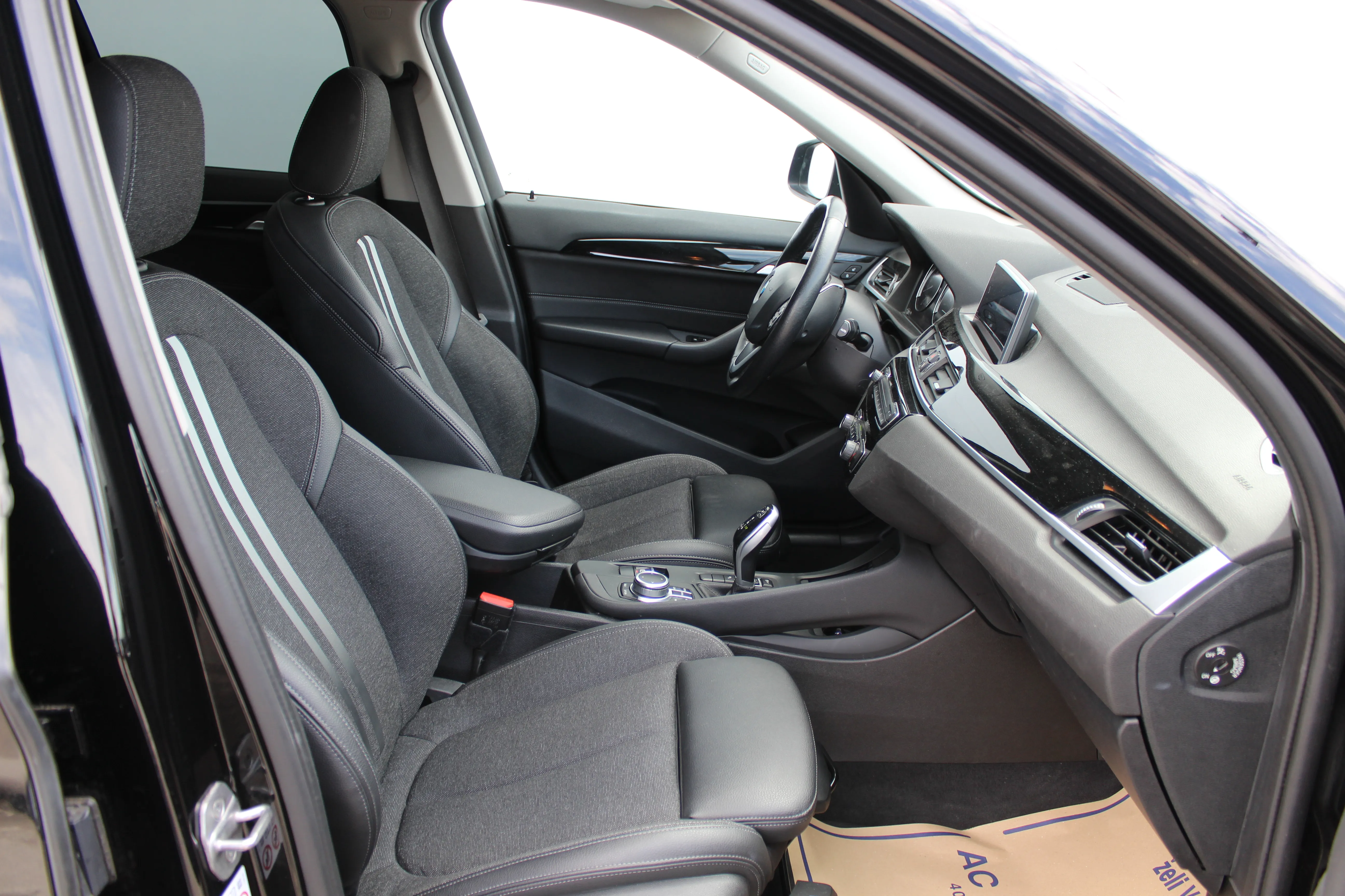 13225 bmw x1 sdrive 18 d - slika 12