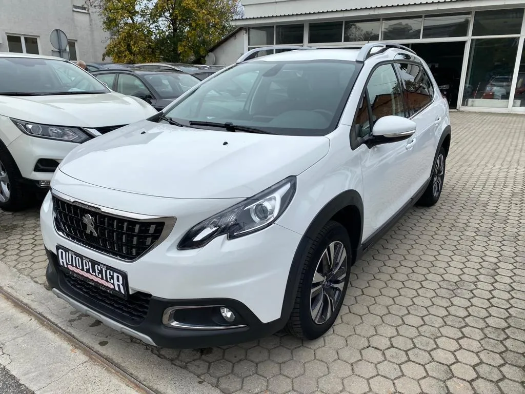 Peugeot 2008 1,2 PureTech, NAVI, TEMPOMAT, 4X GARANCIJA! - Martinovka