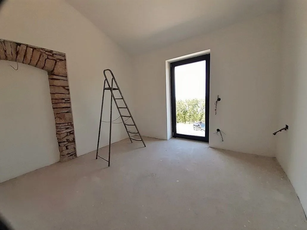 istra, trget, kuća 90 m2 sa bazenom, pogled na more, 450 m od mora - slika 9