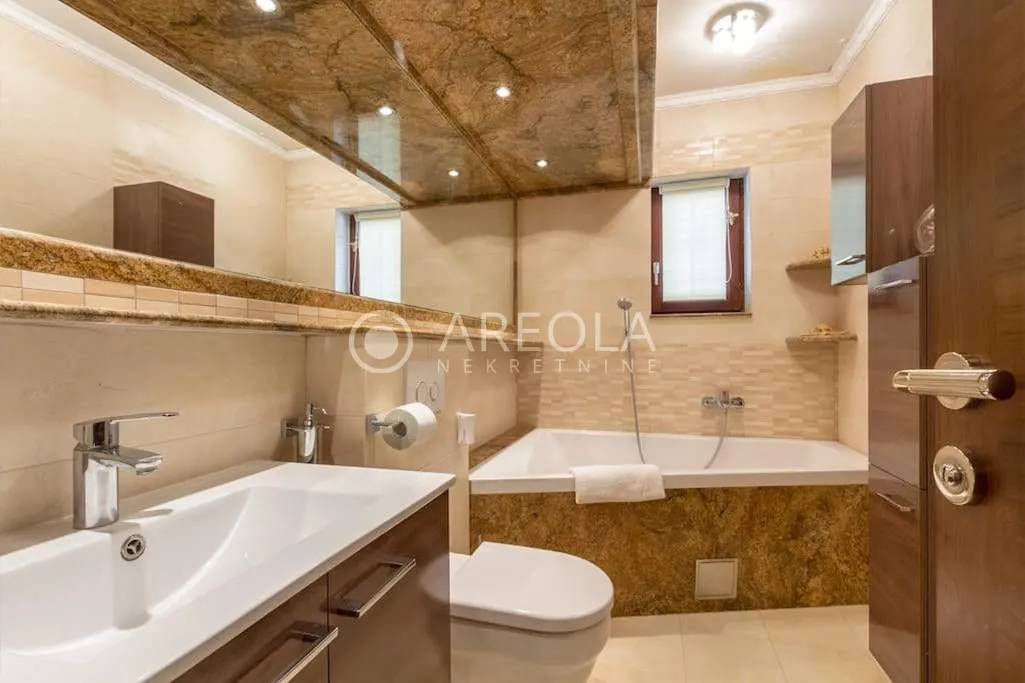 split, firule - dvosoban stan s pogledom na more, 100 m2 - slika 15