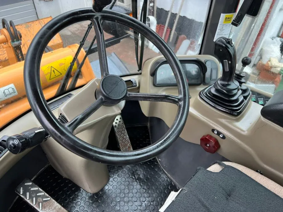 utovarivač case 121 e - slika 8