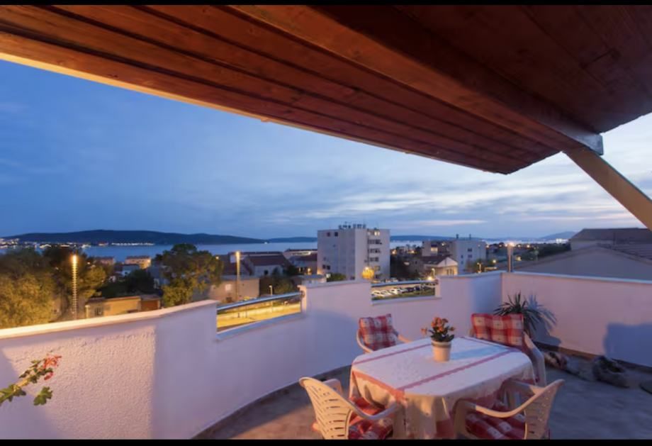 Komforan Trosoban stan/ Dugoročno*** (iznajmljivanje) - Kaštel Sućurac, Kaštela