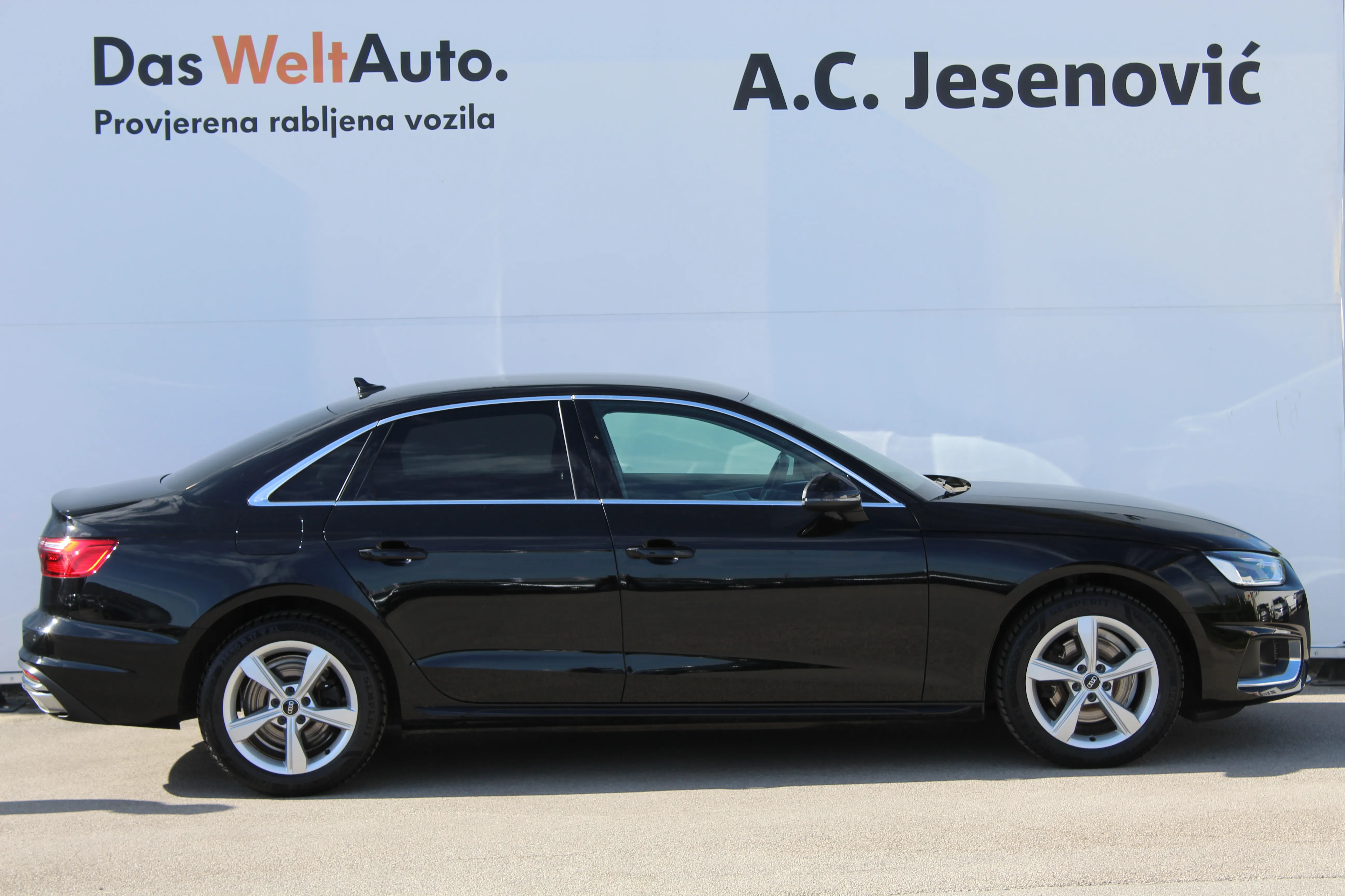 13220 audi a4 30tdi s tr advanced+ - slika 4
