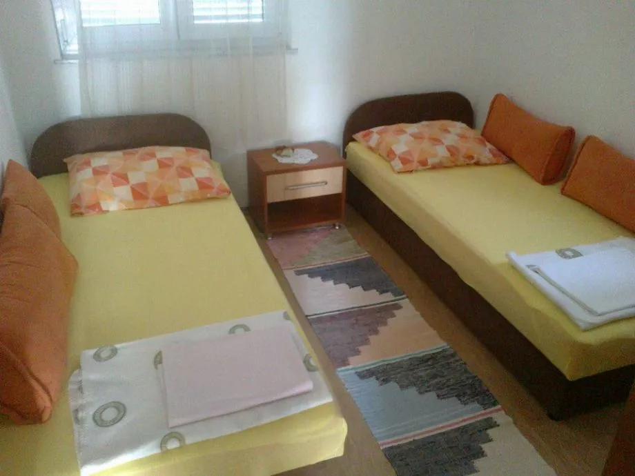 vir, kuća s 4 apartmana(312m2), 250m od mora, južna strana!!! - slika 3