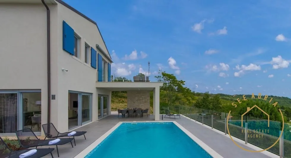 villa sa bazenom i panoramskim pogledom - slika 2