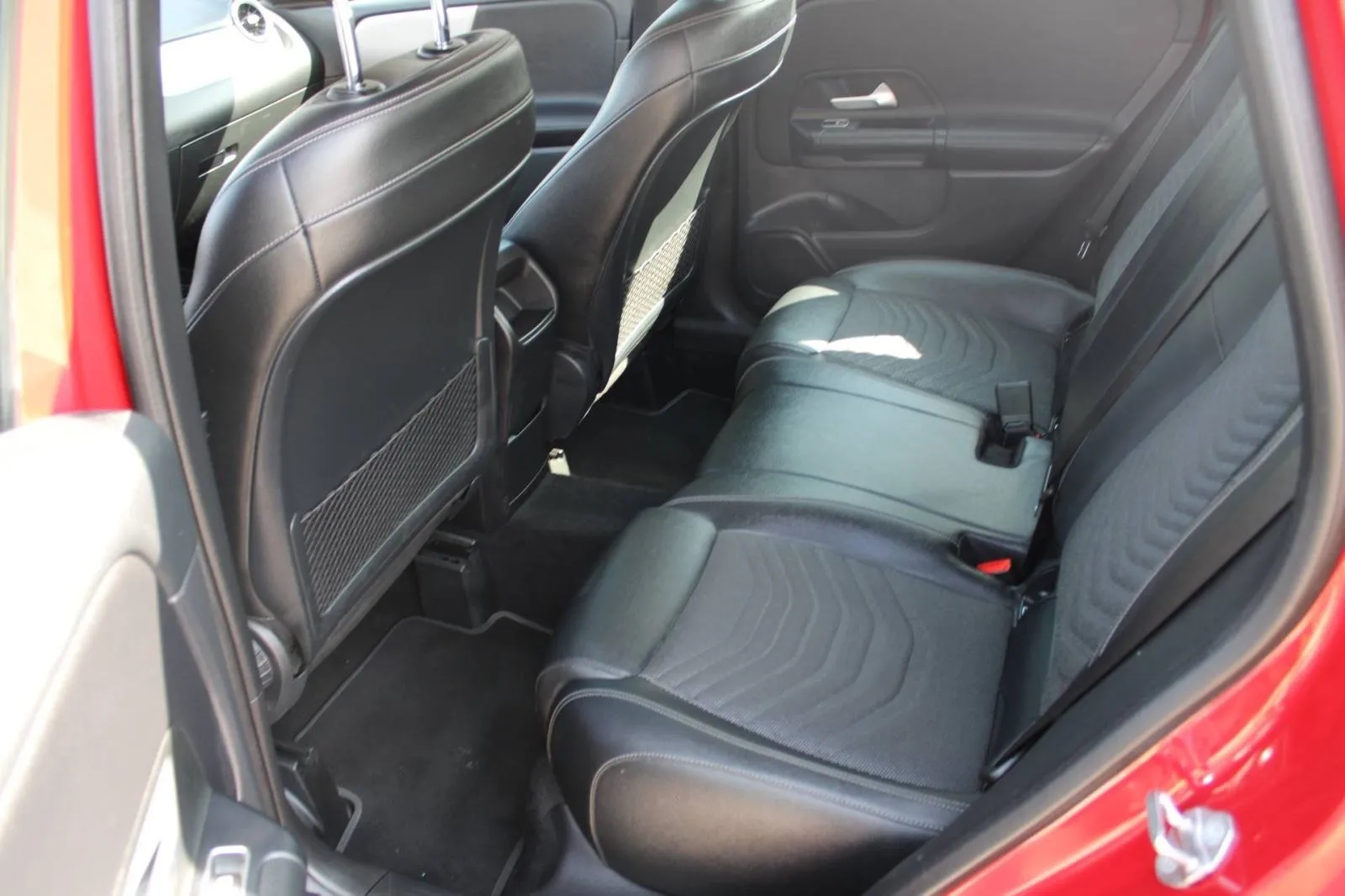 mercedes-benz klasa b 180d autoamtik *led, navigacija, kamera* - slika 12