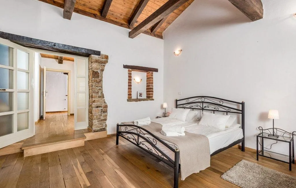 višnjan okolica-šarmantna kamena vila na rubu sela prodaje se - slika 26