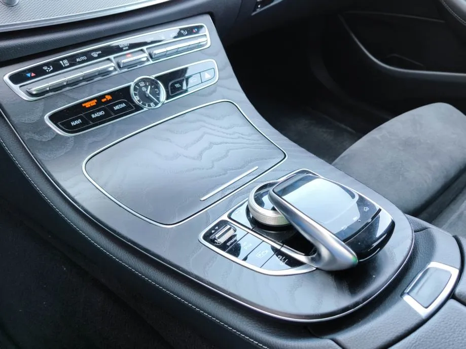 mercedes-benz e 300 de amg | 225 kw | widescreen | pdv+ jamstvo 12 mj. - slika 24