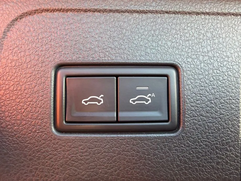 vw passat variant 2,0 tdi automat •2022•r line•pano•kam•iqlight•leasin - slika 19