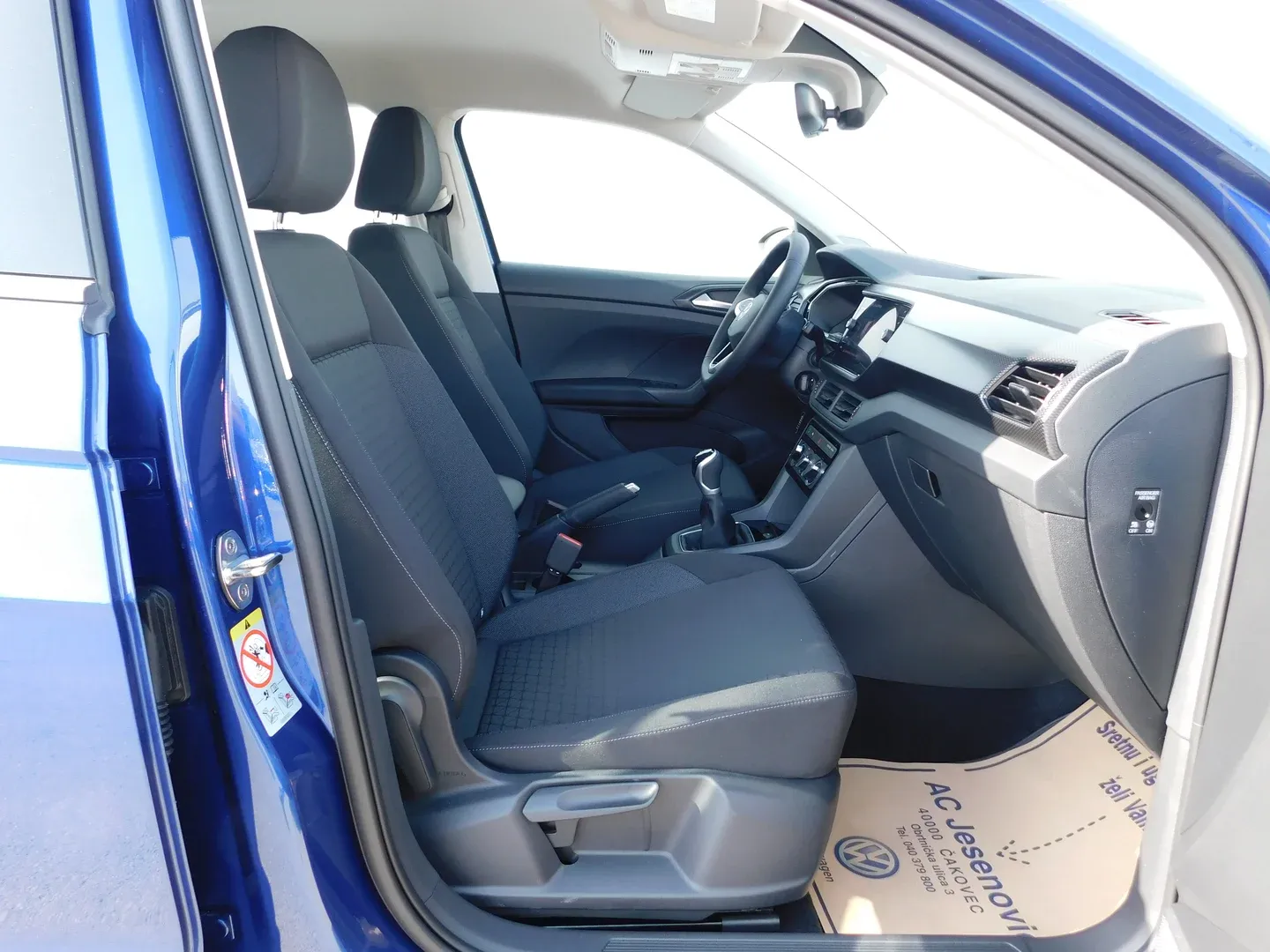 08709 volkswagen t-cross 1.0 tsi life - slika 11