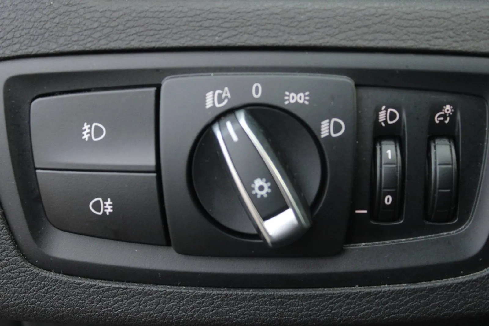bmw x1 20d xdrive automatik *led, navigacija* - slika 18